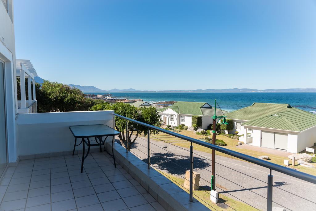 Whale View Self Catering Apartment Hermanus Exteriör bild